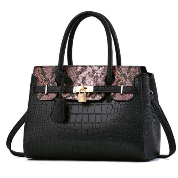 Handbags - 🆕Black/Pink Snake Croc VEGAN Leather Purse